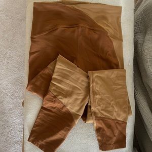 Lululemon Align color block leggings - size 6 LIKE NEW!